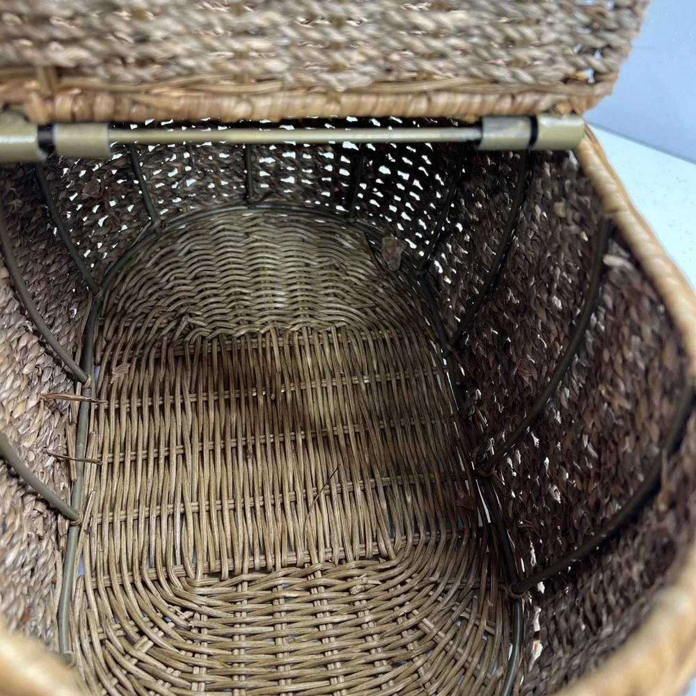 Vintage Double Lid Sewing Basket Woven Wicker Beautiful Condition - Picture 3 of 16